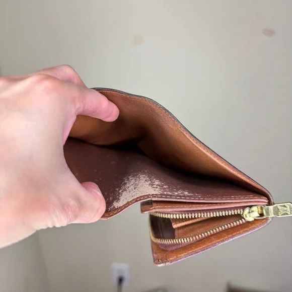 Louis Vuitton Monogram Wallet - Picture 10 of 11